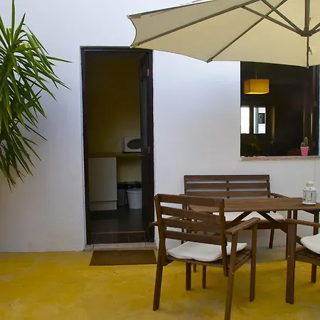 Ostello Magalhaes House *